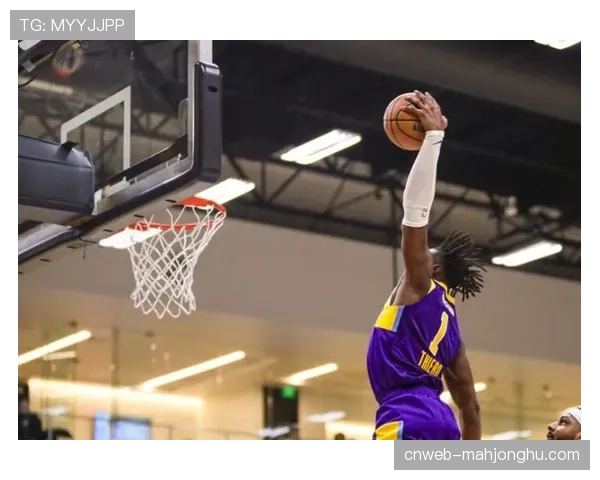 从发展联盟到NBA：猛龙新秀后卫凭借顶尖的防守压迫性赢得稳定轮换时间。