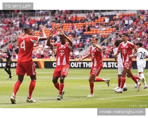 德国冰球联赛（DEL）季后赛首轮，慕尼黑红牛队取得开门红